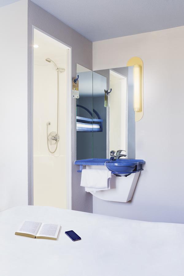 Ibis Budget Bezons Bagian luar foto