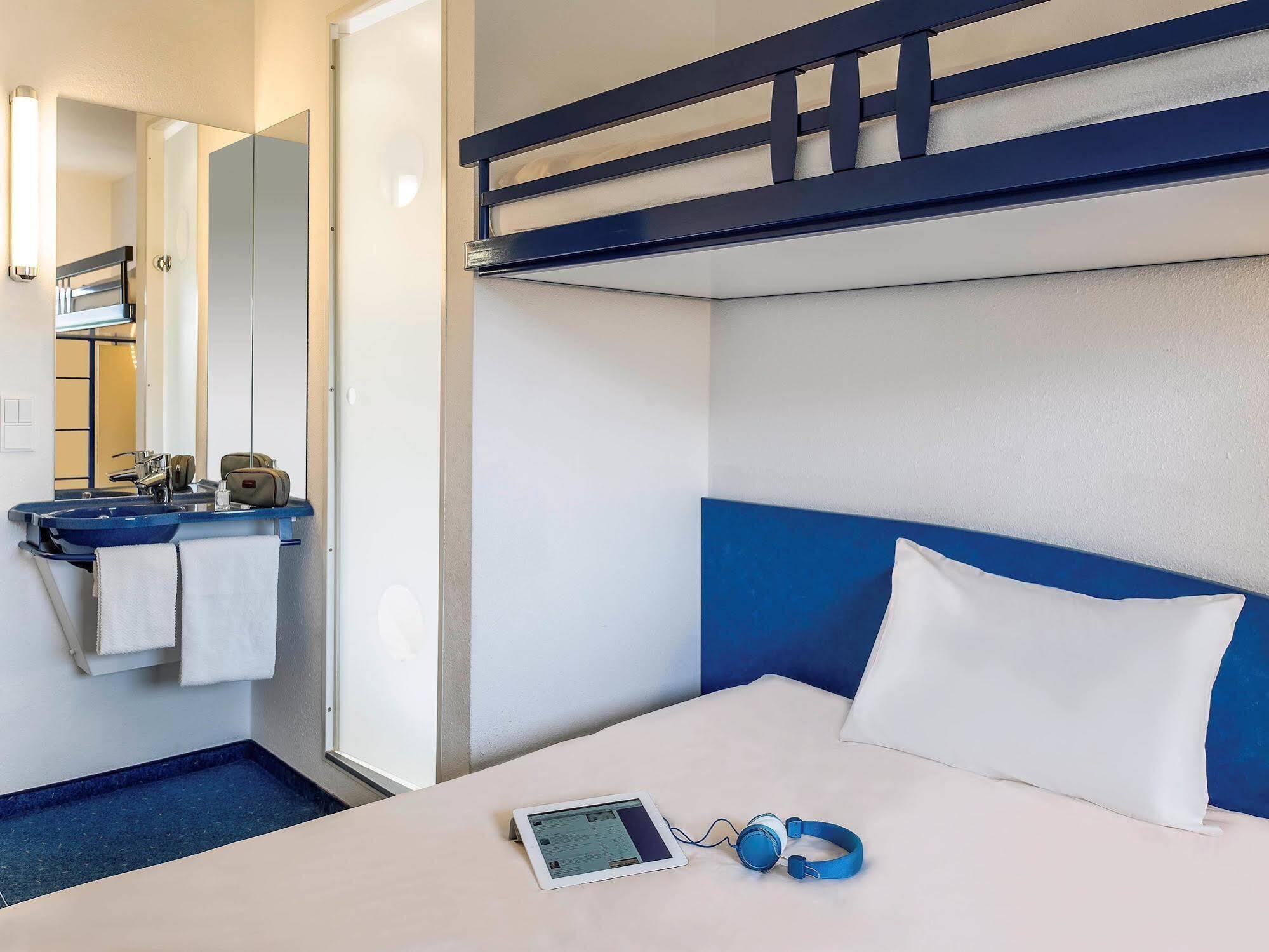 Ibis Budget Bezons Bagian luar foto