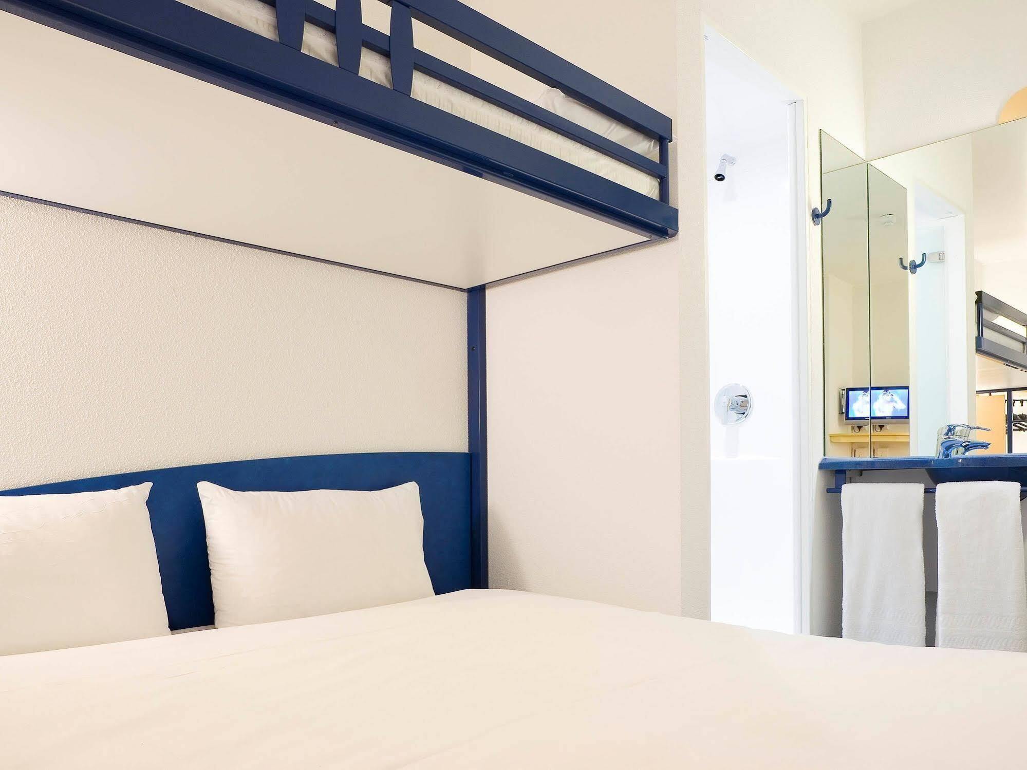 Ibis Budget Bezons Bagian luar foto