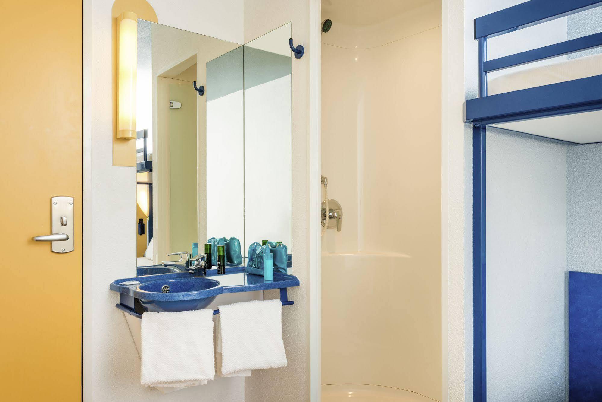 Ibis Budget Bezons Bagian luar foto